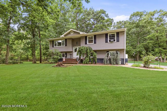 84 N Hope Chapel Road, Jackson, NJ 08527