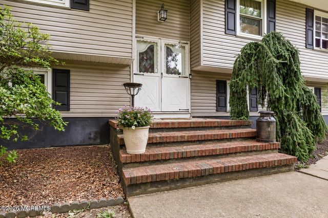 84 N Hope Chapel Road, Jackson, NJ 08527