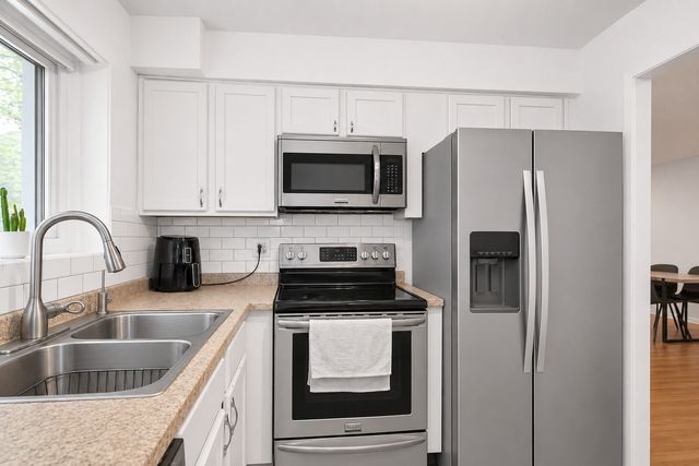 268 N CARTER Street 201, Palatine, IL 60067