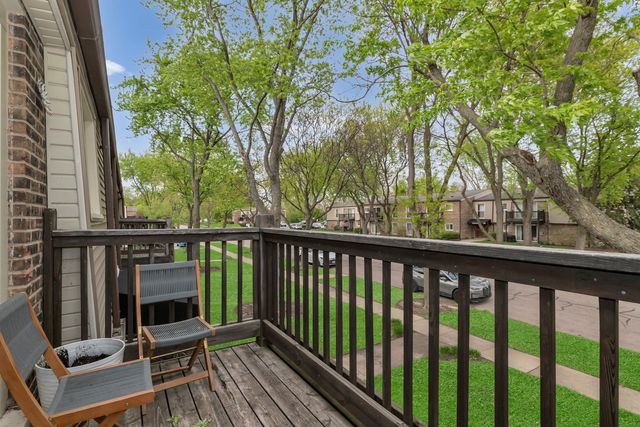 268 N CARTER Street 201, Palatine, IL 60067