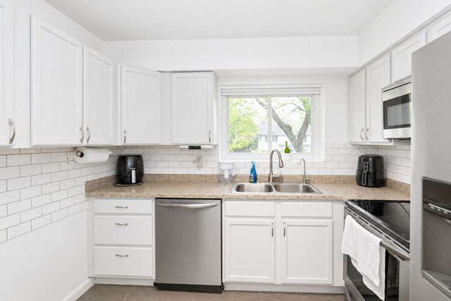 268 N CARTER Street 201, Palatine, IL 60067
