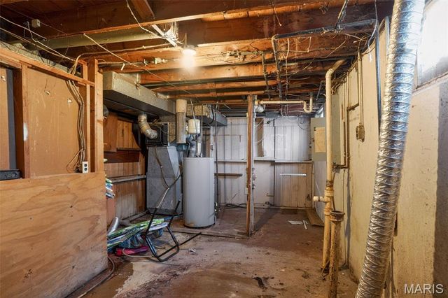 860 Saint Brendan Lane, Florissant, MO 63031