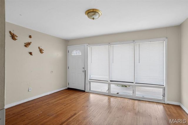 860 Saint Brendan Lane, Florissant, MO 63031