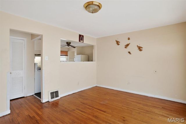 860 Saint Brendan Lane, Florissant, MO 63031