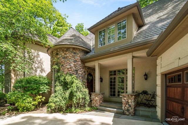 1585 Woodcrest Court, Aurora, IL 60502