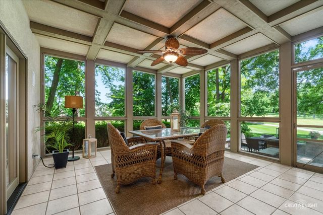 1585 Woodcrest Court, Aurora, IL 60502