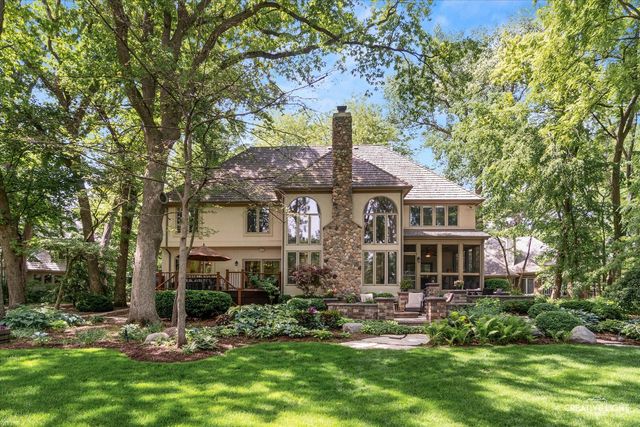 1585 Woodcrest Court, Aurora, IL 60502