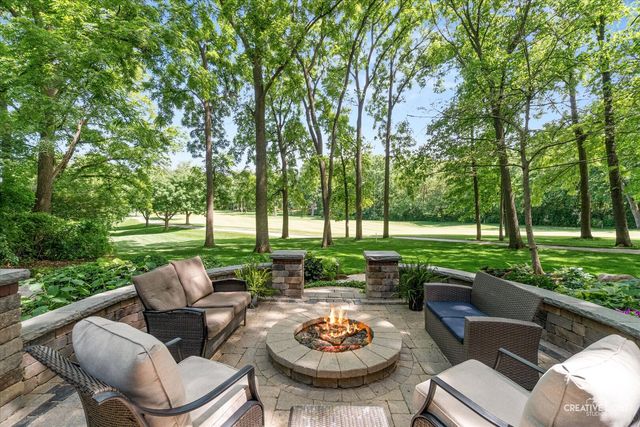 1585 Woodcrest Court, Aurora, IL 60502