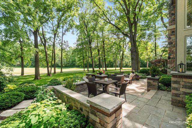 1585 Woodcrest Court, Aurora, IL 60502