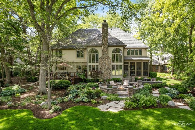 1585 Woodcrest Court, Aurora, IL 60502