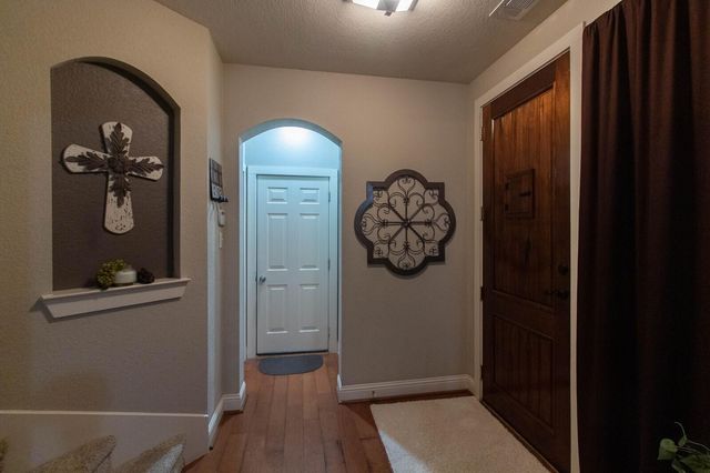 1605 Brook Glen Drive, Euless, TX 76039