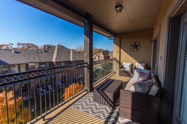 1605 Brook Glen Drive, Euless, TX 76039