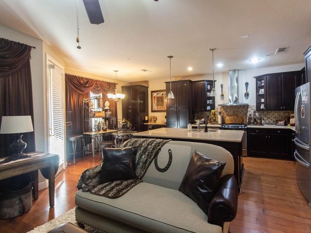 1605 Brook Glen Drive, Euless, TX 76039