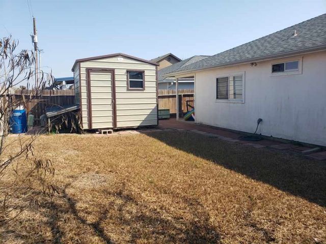 2016 Westwood Dr, Portland, TX 78374