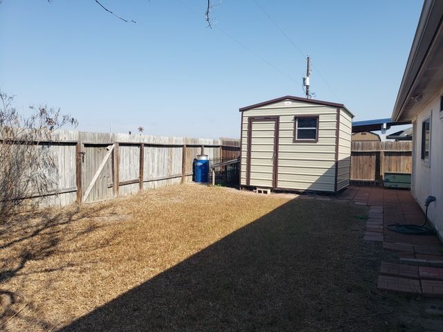 2016 Westwood Dr, Portland, TX 78374