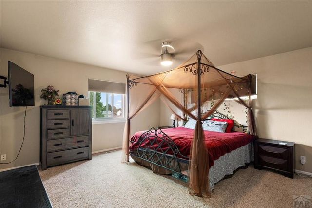 232 W Fairknoll Dr, Pueblo West, CO 81007