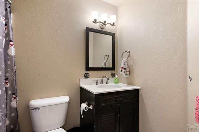 232 W Fairknoll Dr, Pueblo West, CO 81007