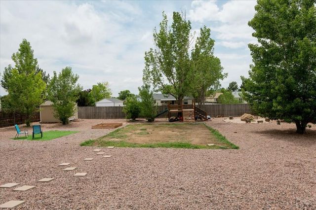 232 W Fairknoll Dr, Pueblo West, CO 81007