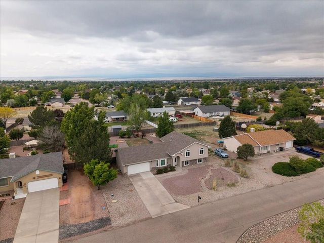232 W Fairknoll Dr, Pueblo West, CO 81007
