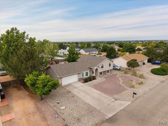 232 W Fairknoll Dr, Pueblo West, CO 81007