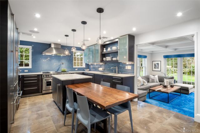 7 Meadow Place, Larchmont, NY 10538