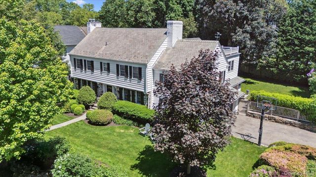 7 Meadow Place, Larchmont, NY 10538