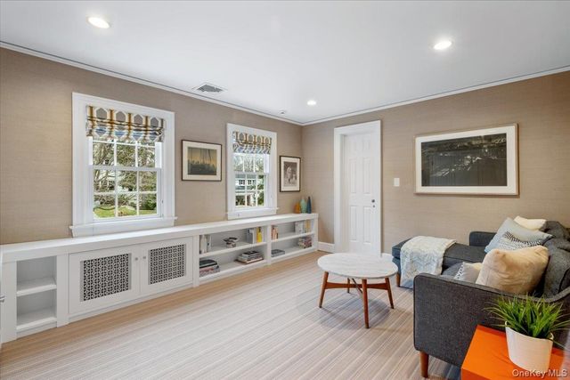 7 Meadow Place, Larchmont, NY 10538