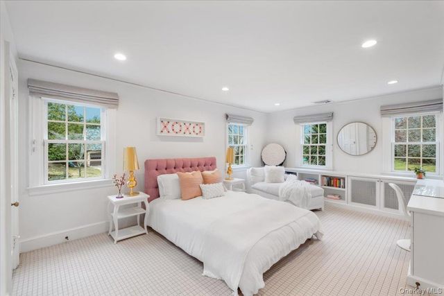 7 Meadow Place, Larchmont, NY 10538