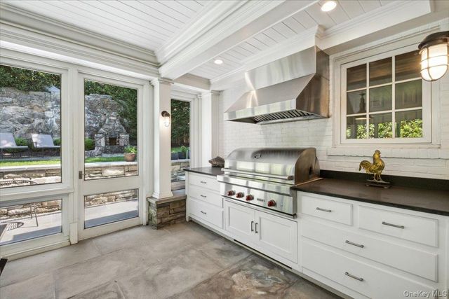 7 Meadow Place, Larchmont, NY 10538