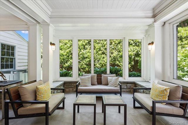 7 Meadow Place, Larchmont, NY 10538