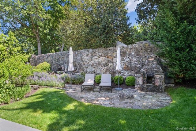 7 Meadow Place, Larchmont, NY 10538