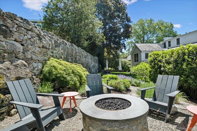 7 Meadow Place, Larchmont, NY 10538