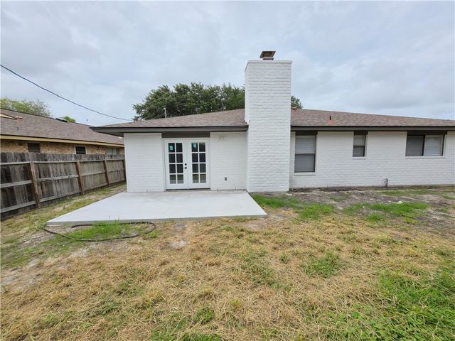 4961 Shadowbend Dr, Corpus Christi, TX 78413