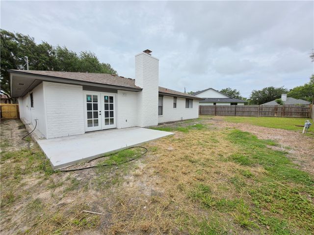 4961 Shadowbend Dr, Corpus Christi, TX 78413