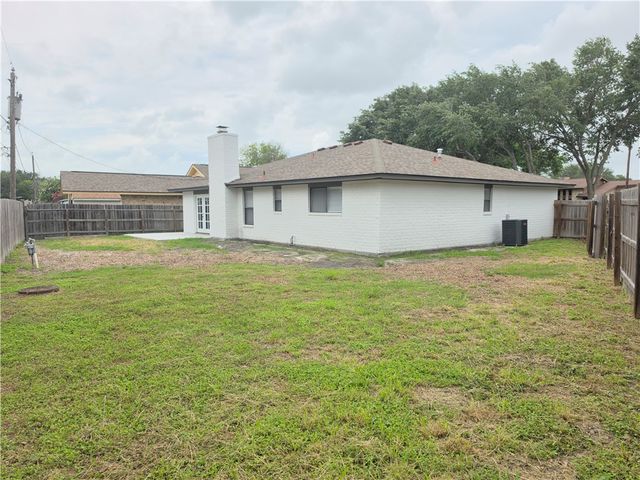 4961 Shadowbend Dr, Corpus Christi, TX 78413