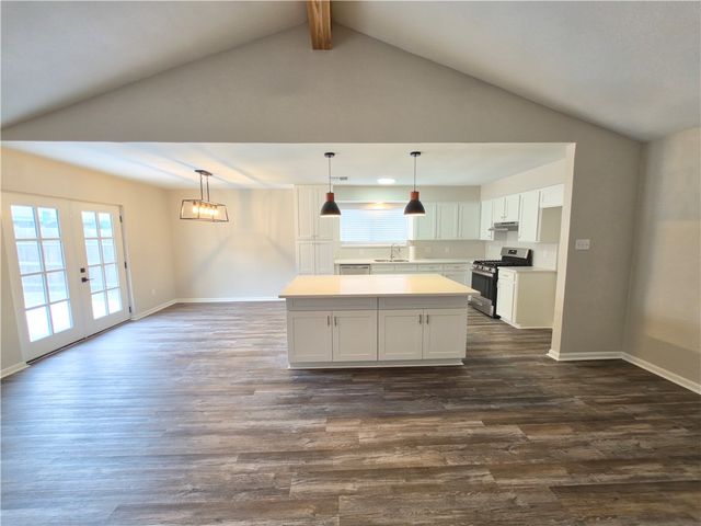 4961 Shadowbend Dr, Corpus Christi, TX 78413