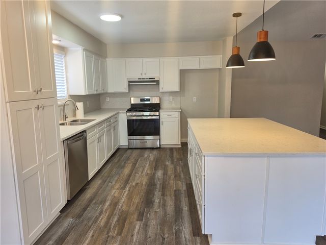 4961 Shadowbend Dr, Corpus Christi, TX 78413