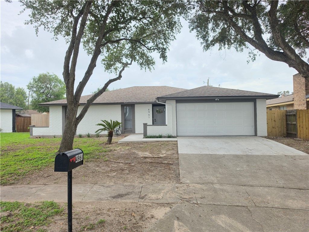 4961 Shadowbend Dr, Corpus Christi, TX 78413