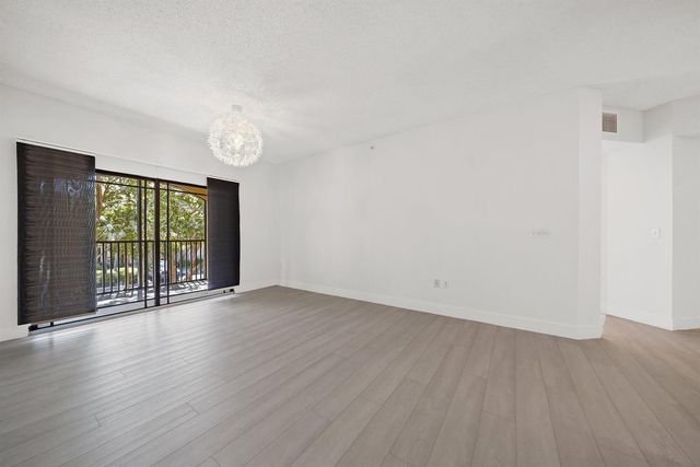 3020 Alcazar Place 202, Palm Beach Gardens, FL 33410