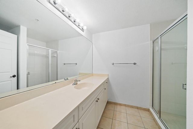 3020 Alcazar Place 202, Palm Beach Gardens, FL 33410