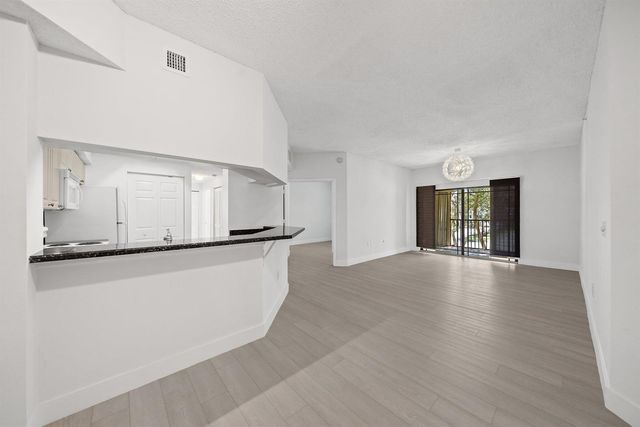 3020 Alcazar Place 202, Palm Beach Gardens, FL 33410