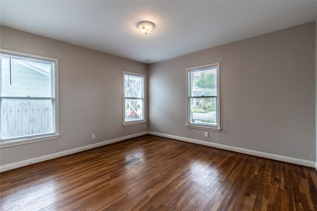 3038 Austin St, Corpus Christi, TX 78404