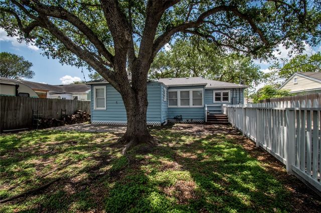 3038 Austin St, Corpus Christi, TX 78404