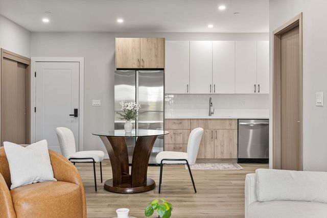 43-47 Fremont 7, Boston, MA 02126