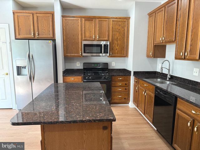 6866 WITTON CIR, Gainesville, VA 20155