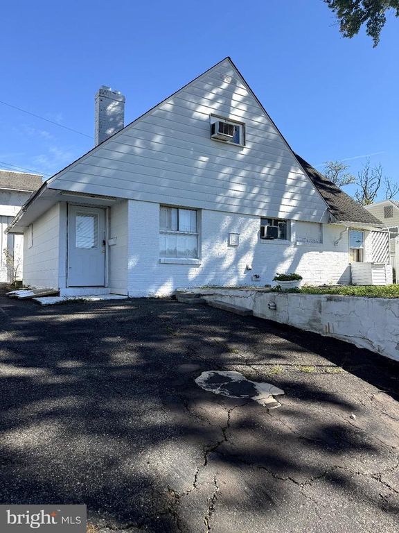 733 ALBURGER AVE, PHILADELPHIA, PA 19115 — exterior