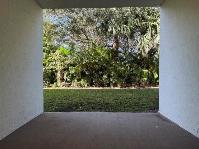 329 Bella Sol Way, West Palm Beach, FL 33406