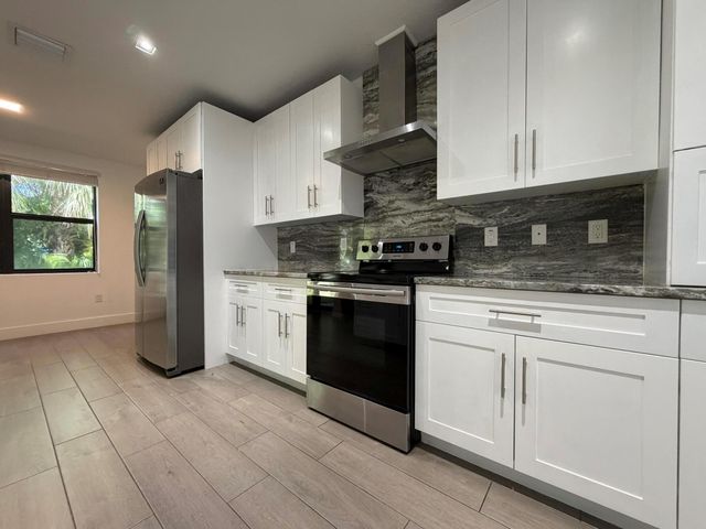 329 Bella Sol Way, West Palm Beach, FL 33406