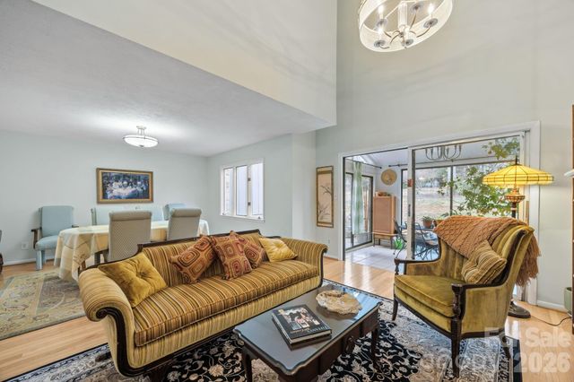 102 Crowfields Drive, Asheville, NC 28803
