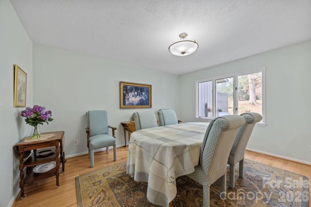 102 Crowfields Drive, Asheville, NC 28803